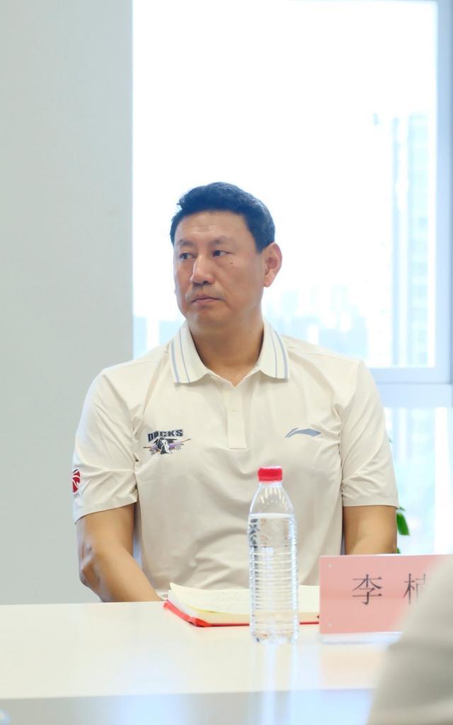 李楠接掌北京男篮帅印 许利民转任总教练，球队进入新阶段