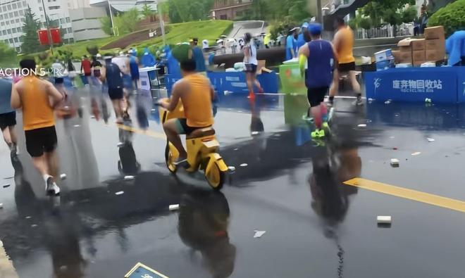 兰州马拉松严惩违规参赛者：骑共享电动车者成绩作废 还将禁赛三年